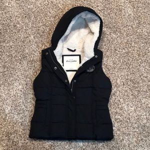 Abercrombie Kids fleece lined vest! Size L